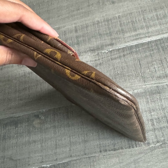 Louis Vuitton Monogram Clutch - Picture 8 of 13